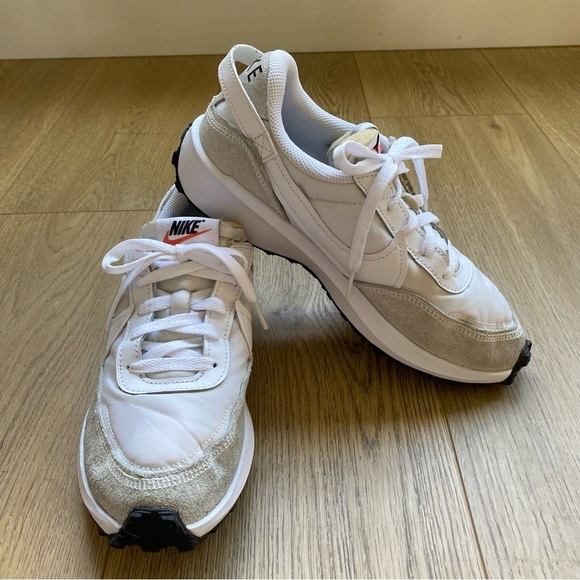 Nike Waffle Debut White and Beige Athletic Shoes Size 8.5 - Picture 3 of 11